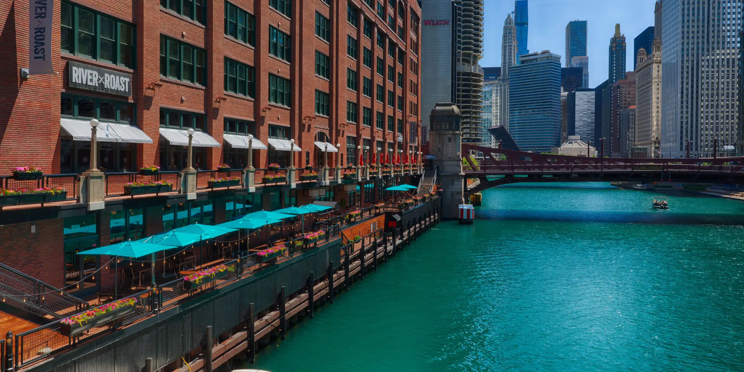 River Roast on the Chicago River Front - desktop version